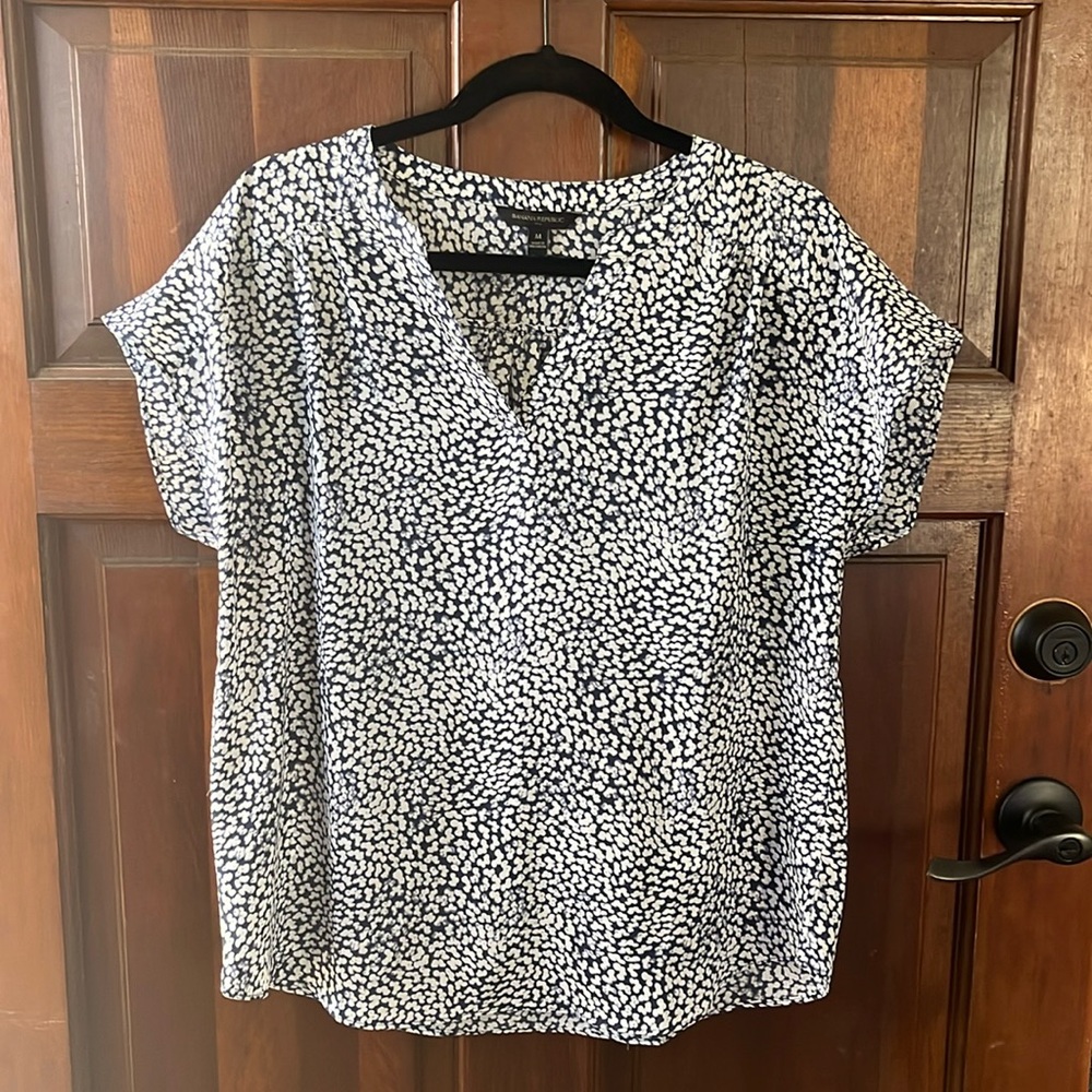 Banana Republic blouse size M